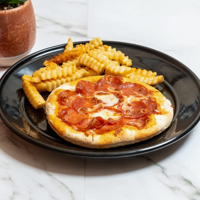Personal Pizza Combo.